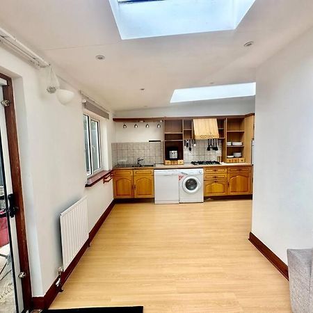 4 Bed House In Daneby Road,Se6 Villa Catford Kültér fotó