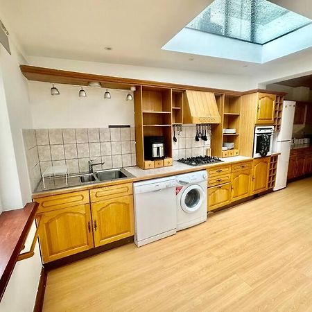 4 Bed House In Daneby Road,Se6 Villa Catford Kültér fotó