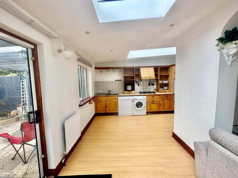 4 Bed House In Daneby Road,Se6 Villa Catford Kültér fotó