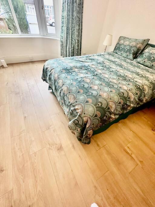 4 Bed House In Daneby Road,Se6 Villa Catford Kültér fotó