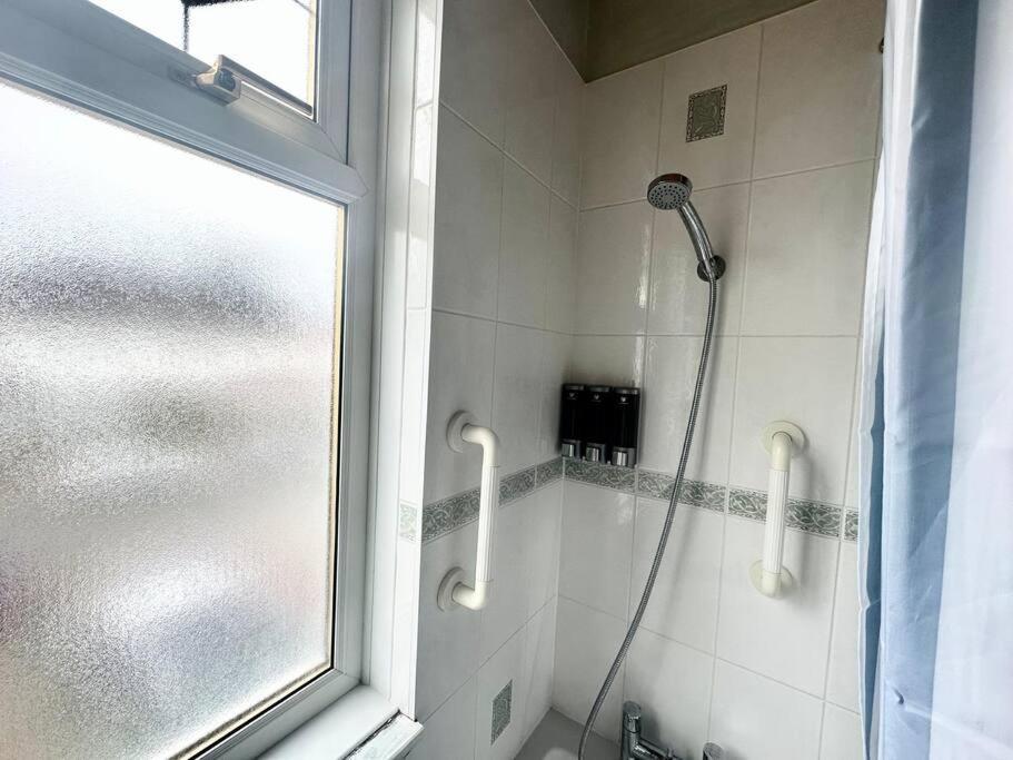 4 Bed House In Daneby Road,Se6 Villa Catford Kültér fotó