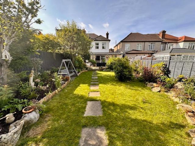 4 Bed House In Daneby Road,Se6 Villa Catford Kültér fotó